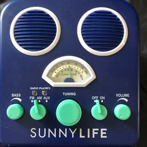 SunnyLIFE Portable Beach MP3 Speaker AM/FM…